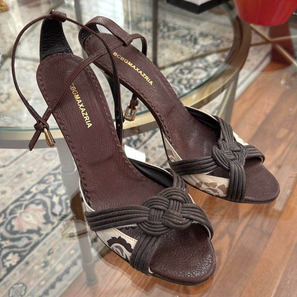 Vintage BCBG MaxAzria Made in Italy Sandals High Heels size 38 8B